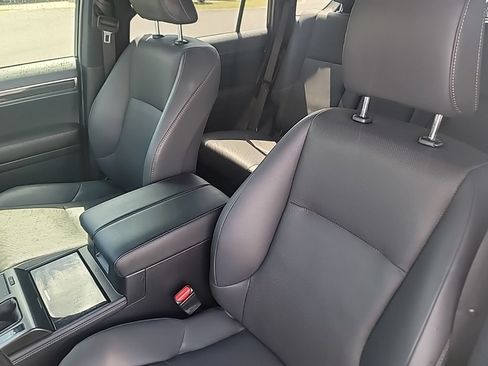 Used 2022 Lexus GX 460 Premium w/ Premium Package AWD/4WD image 10