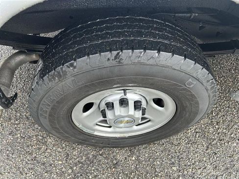 Used 2020 Chevrolet Express 2500 w/ Driver Convenience Package image 15