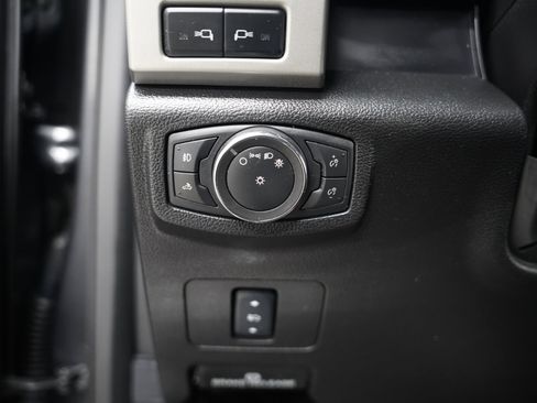 Used 2017 Ford F350 Lariat w/ Chrome Package image 23