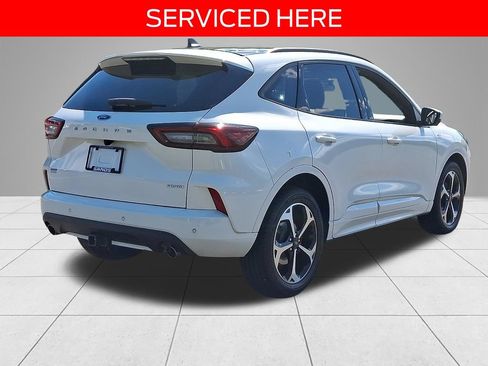 Used 2023 Ford Escape ST-Line Select AWD/4WD image 4
