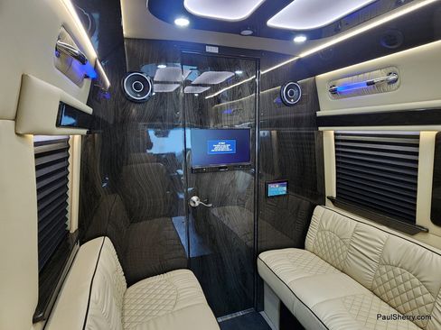 Used 2021 Mercedes-Benz Sprinter 2500 image 48