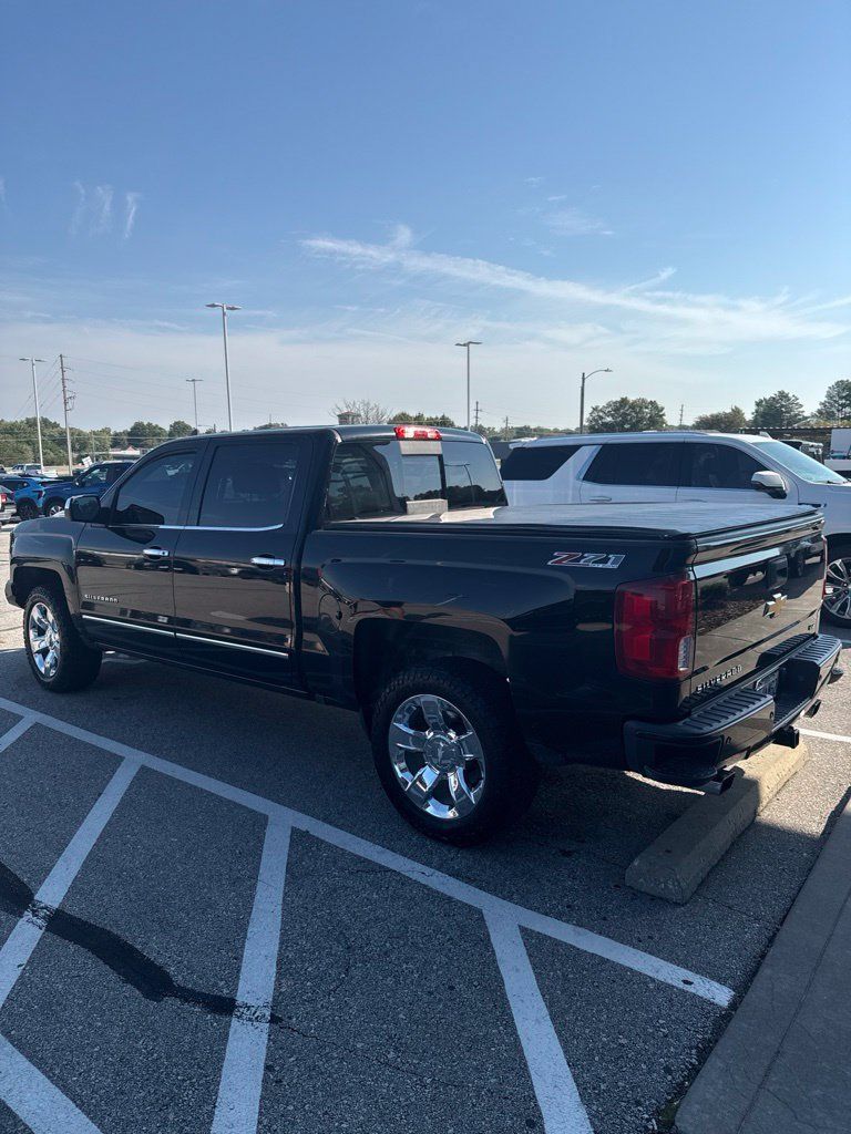 Used 2017 Chevrolet Silverado 1500 LTZ Z71 w/ LTZ Plus Package AWD/4WD image 5