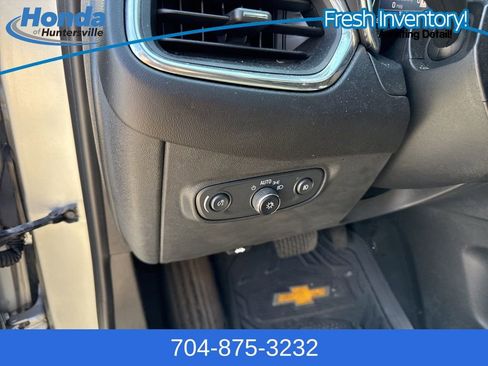 Used 2020 Chevrolet Equinox LT w/ Sport Edition AWD/4WD image 18