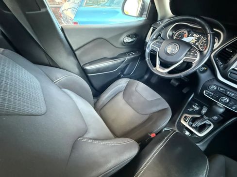 Used 2016 Jeep Cherokee Latitude w/ Comfort/Convenience Group AWD/4WD image 46