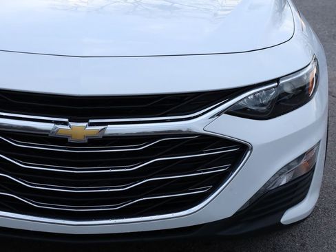 Used 2024 Chevrolet Malibu LT image 3