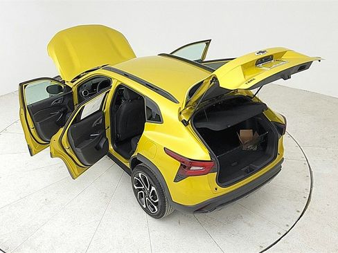 New 2025 Chevrolet Trax RS w/ Driver Confidence Package image 15