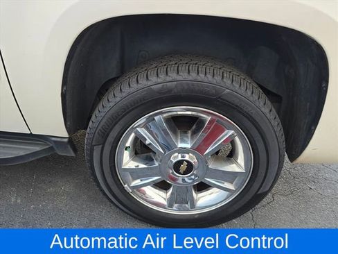 Used 2010 Chevrolet Avalanche LTZ image 16