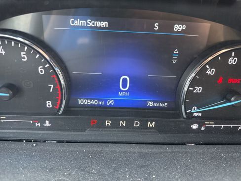 Used 2020 Ford Explorer XLT w/ Equipment Group 202A RWD image 13