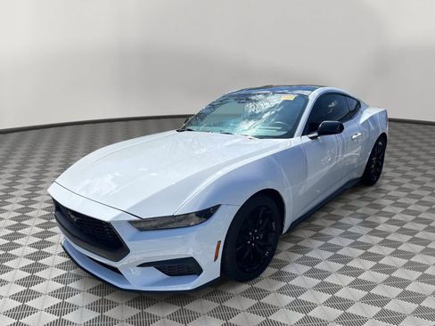 Used 2025 Ford Mustang Coupe image 2