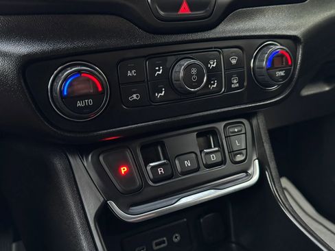 Used 2020 GMC Terrain SLE w/ Driver Convenience Package FWD image 36