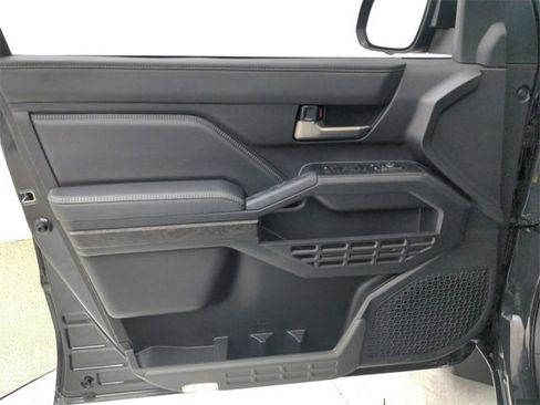 Used 2025 Toyota Tacoma Limited image 37