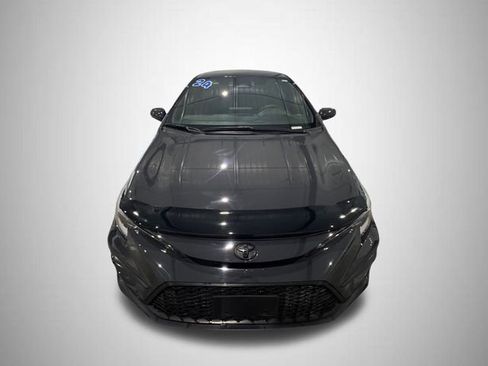 Used 2024 Toyota Corolla SE image 3