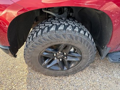 Used 2020 Chevrolet Silverado 1500 LT Trail Boss AWD/4WD image 6