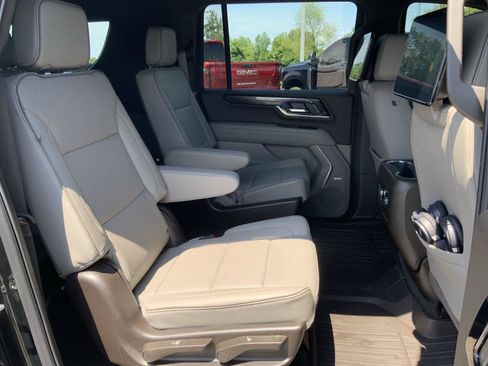 Used 2026 GMC Yukon XL Elevation w/ Elevation Premium Package AWD/4WD image 60