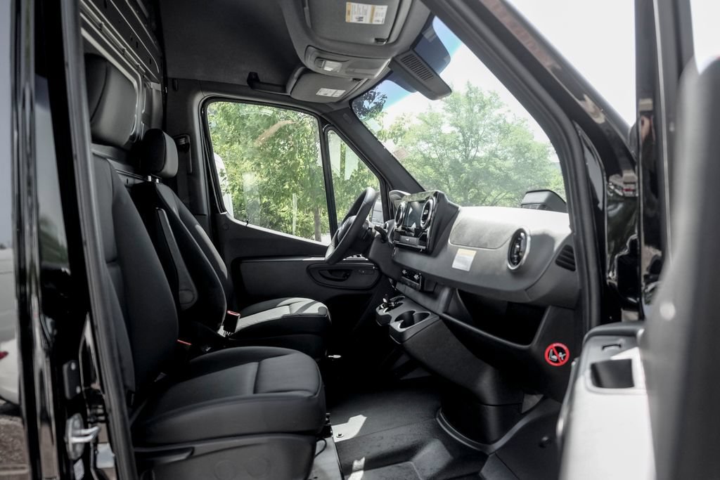 New 2026 Mercedes-Benz Sprinter 2500 image 18