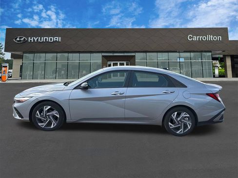 Certified 2025 Hyundai Elantra Sport FWD image 8