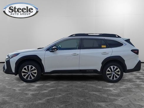 Used 2023 Subaru Outback Premium image 2