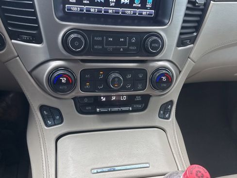 Used 2018 GMC Yukon Denali image 37