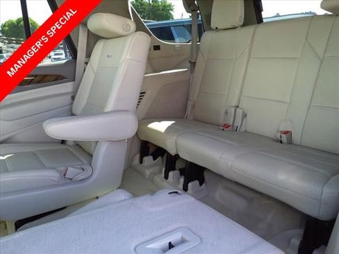 Used 2021 Cadillac Escalade Premium Luxury Platinum image 10