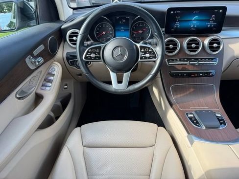 Used 2022 Mercedes-Benz GLC 300 4MATIC image 11