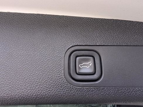 Used 2012 Chevrolet Tahoe LTZ image 27