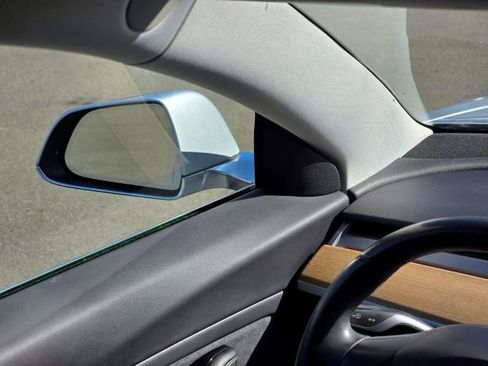 Used 2018 Tesla Model 3 Long Range image 15