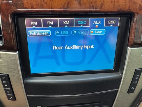 Used 2013 Cadillac Escalade Platinum image 18