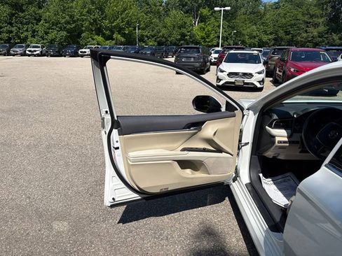 Used 2021 Toyota Camry XLE w/ Carpet Mat Package (TMS) AWD/4WD image 22