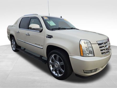 Used 2013 Cadillac Escalade EXT Premium image 8