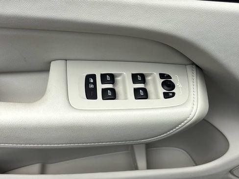 Used 2024 Volvo XC60 B5 Plus w/ Climate Package AWD/4WD image 12