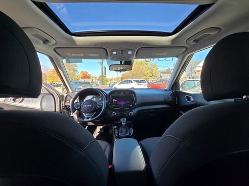 Used 2024 Kia Soul EX image 24