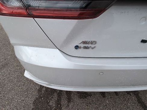 Used 2025 Toyota Camry XSE AWD/4WD image 8