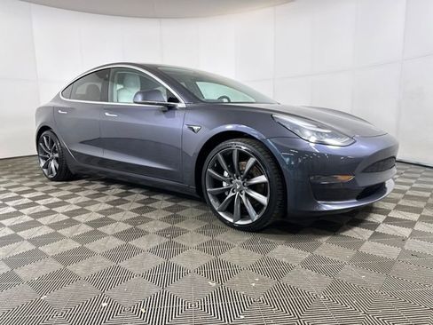 Used 2018 Tesla Model 3 Long Range image 2