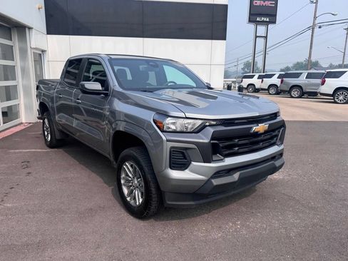 Used 2024 Chevrolet Colorado LT w/ Advanced Trailering Package AWD/4WD image 7