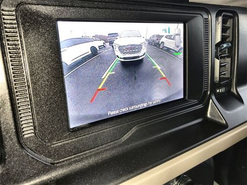 Used 2023 Ford Bronco Wildtrak image 16