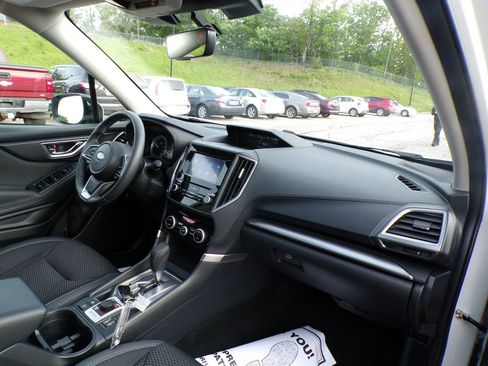 Used 2023 Subaru Forester Premium AWD/4WD image 14