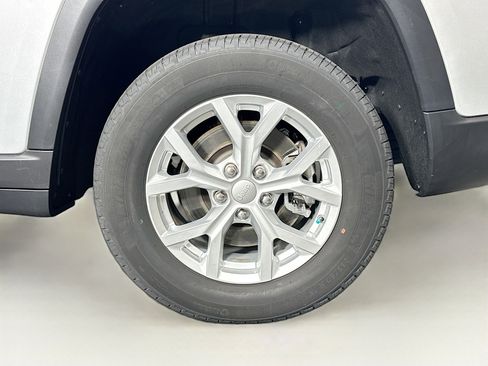 Used 2023 Jeep Grand Cherokee L Limited w/ Trailer Tow Group (B) image 11