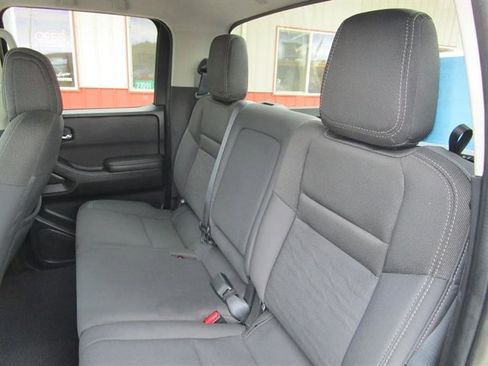 Used 2023 Nissan Frontier SV image 14