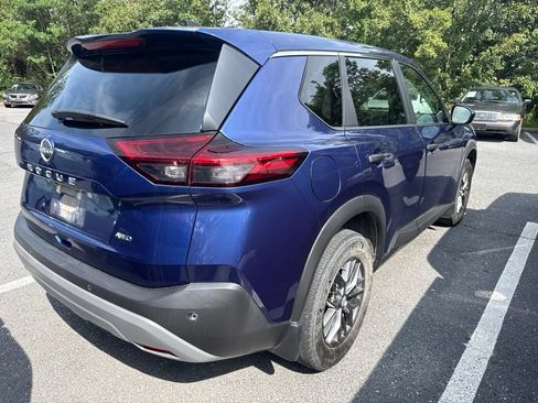 Used 2023 Nissan Rogue S AWD/4WD image 4