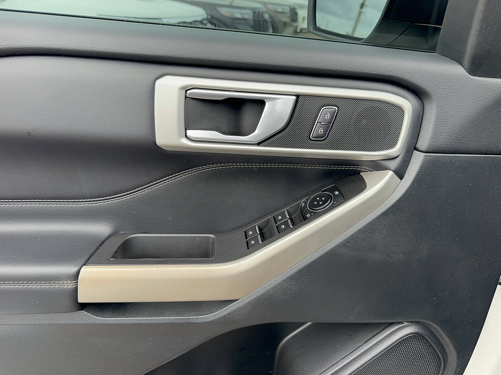 Certified 2022 Ford Explorer XLT RWD image 9