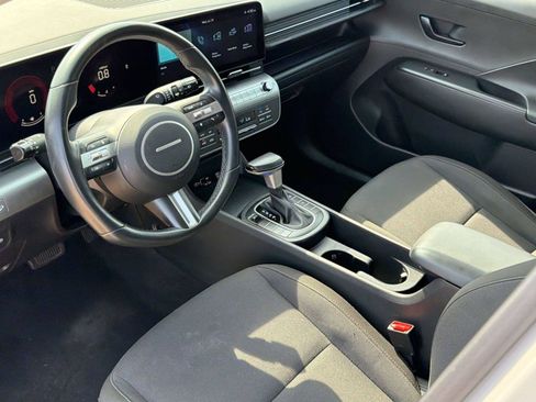 Used 2024 Hyundai Kona SEL FWD image 4