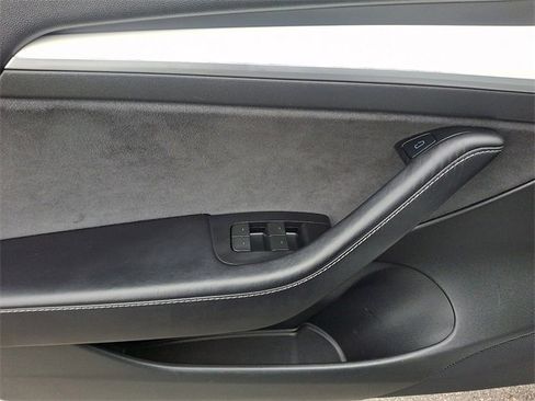 Used 2022 Tesla Model 3 Long Range image 12