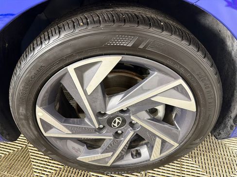 Used 2025 Hyundai Elantra Sport FWD image 12