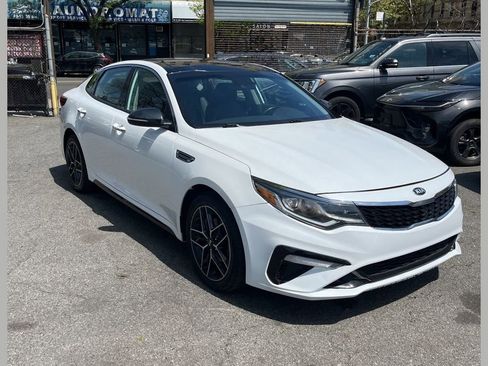 Used 2020 Kia Optima SE FWD image 1