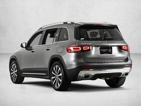 Used 2022 Mercedes-Benz GLB 250 4MATIC image 8