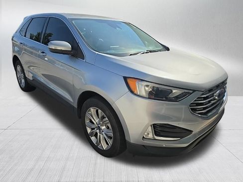 Used 2022 Ford Edge Titanium AWD/4WD image 3