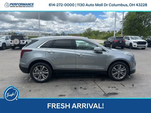 Used 2025 Cadillac XT5 Premium Luxury w/ Technology Package AWD/4WD image 3