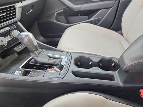 Used 2020 Volkswagen Jetta R-Line FWD image 20