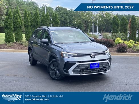 Used 2025 Volkswagen Taos SE FWD image 1