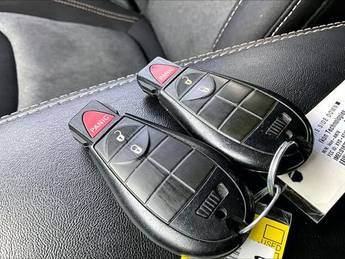 Used 2016 Jeep Cherokee Sport image 14